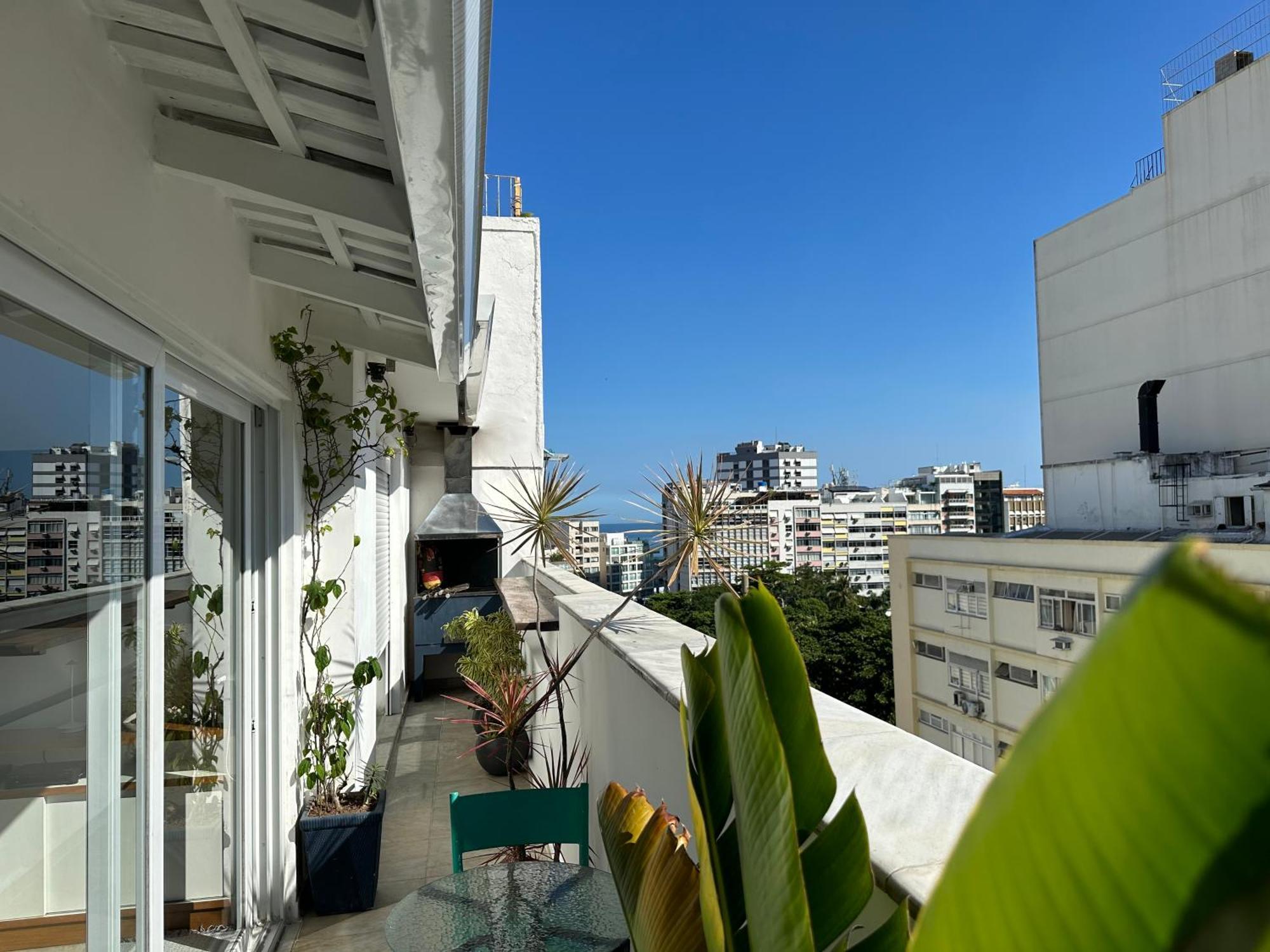 Elegant 2 Bedroom Penthouse Ipanema Location *