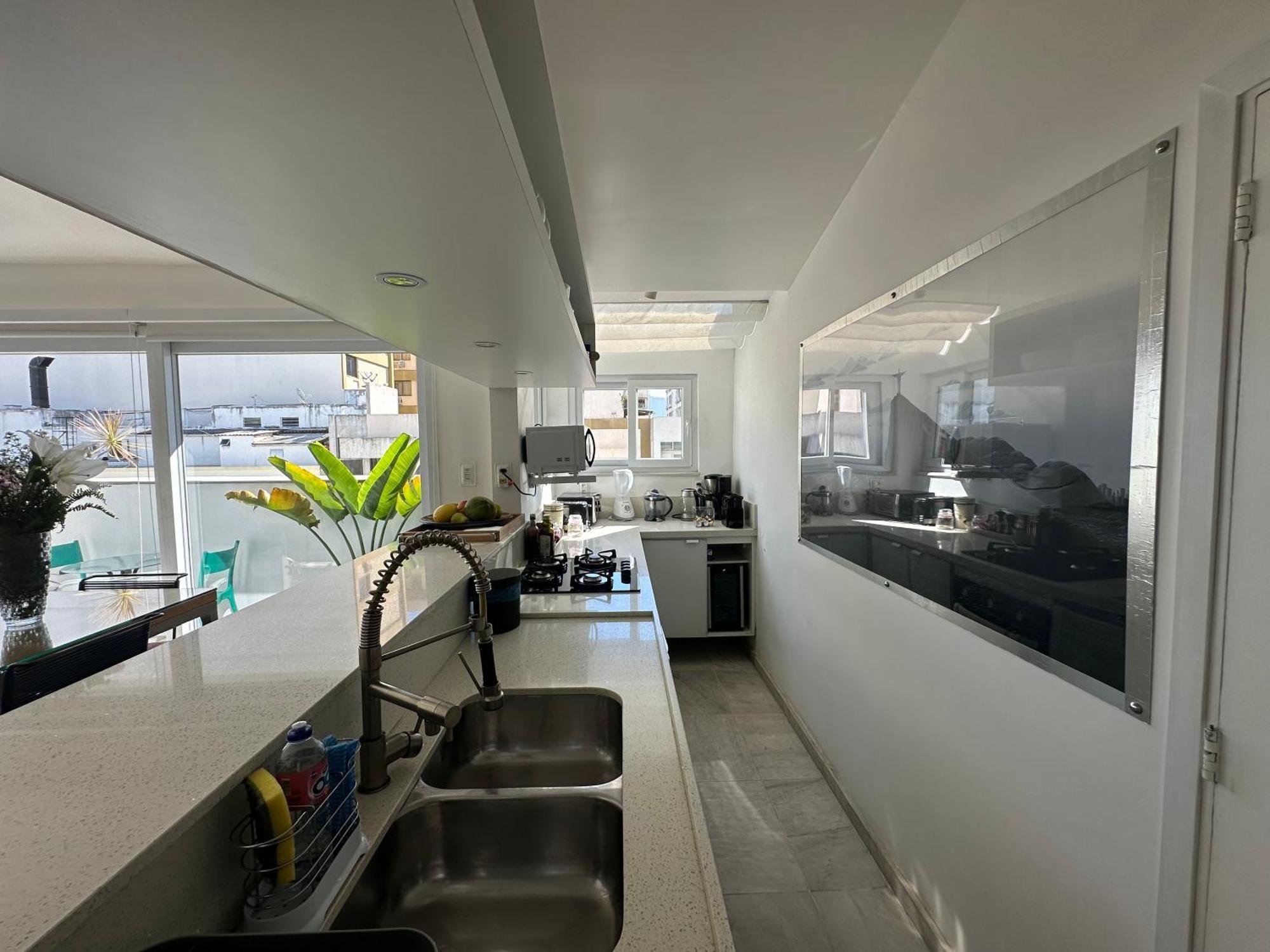 Elegant 2 Bedroom Penthouse Ipanema Location Apartamento